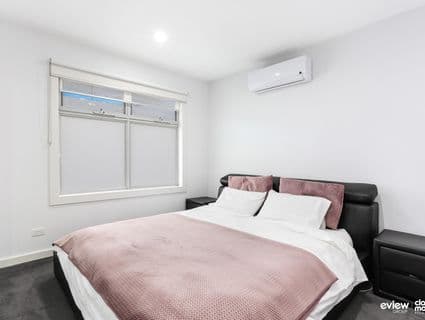 2A South Box Court, Hadfield - Thumbnail 8