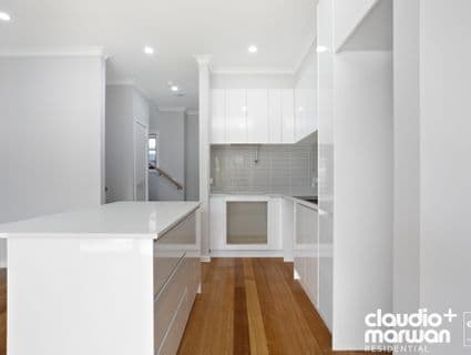 2/216 Derby Street, Pascoe Vale - Thumbnail 3