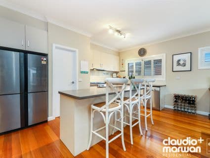 48 West Street, Hadfield - Thumbnail 5