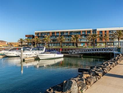 104/50 Catamaran Drive, Werribee South - Thumbnail 4