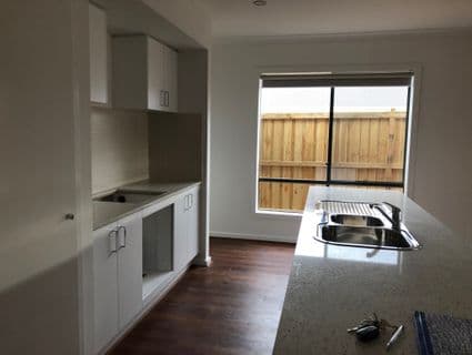 27 Cloudburst Ave, Wyndham Vale, VIC, 3024, Wyndham Vale - Thumbnail 3
