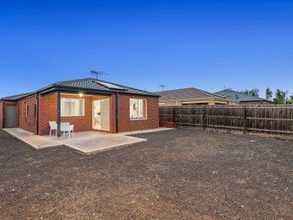 10 Landing Place, Point Cook, VIC, 3030, Point Cook - Thumbnail 2