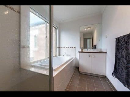 28 Malaga Street, Point Cook, VIC, 3030, Point Cook - Thumbnail 4