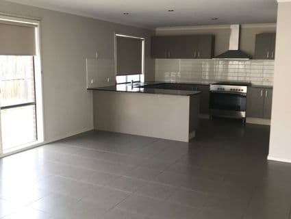 17 Aruba Avenue, Point Cook, VIC, 3030, Point Cook - Thumbnail 2