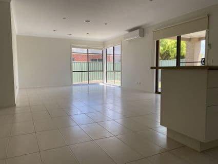 6 Amesbury Avenue, Wyndham Vale, VIC, 3024, Wyndham Vale - Thumbnail 4