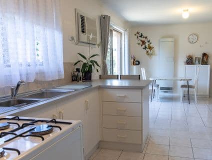 10 Carrington Close, Wyndham Vale - Thumbnail 3