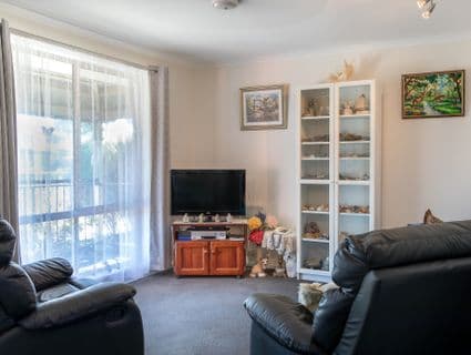 10 Carrington Close, Wyndham Vale - Thumbnail 4