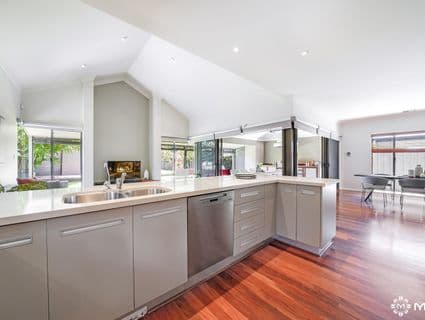 201 Herbert Street, Doubleview - Thumbnail 3