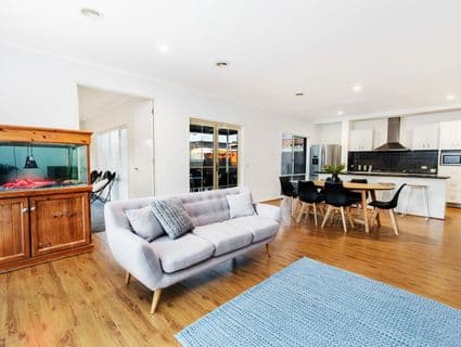 5 Hurlingham Place, Caroline Springs, VIC, 3023, Caroline Springs - Thumbnail 5