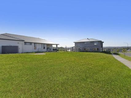 7 Verbena Avenue, Hamlyn Terrace - Image 1