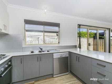 2/2 Anderson Street, Pakenham - Thumbnail 4