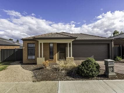 43 Weavers St, Wyndham Vale, VIC, 3024, Wyndham Vale - Thumbnail 2