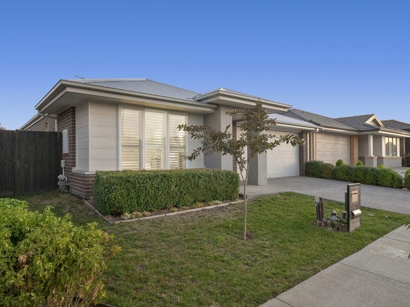 18 Sunshine Avenue,ARMSTRONG CREEK, Armstrong Creek - Thumbnail 2