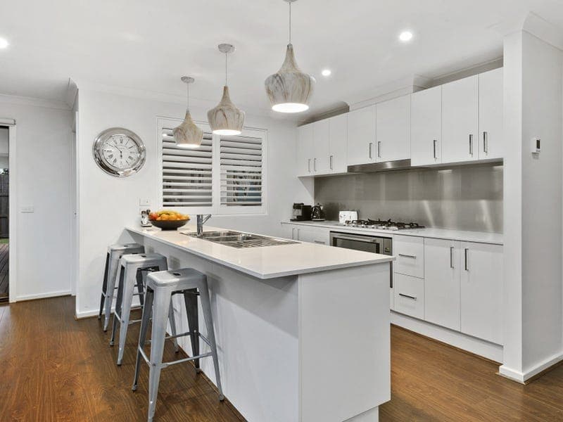 18 Sunshine Avenue,ARMSTRONG CREEK, Armstrong Creek - Thumbnail 3