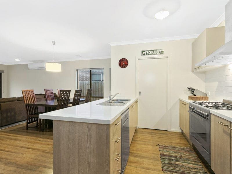 8 Harvey Avenue,ARMSTRONG CREEK, Armstrong Creek - Thumbnail 4