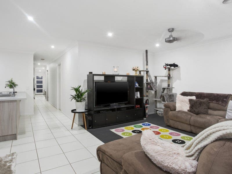 24 Ambarella Way,ARMSTRONG CREEK, Armstrong Creek - Thumbnail 5