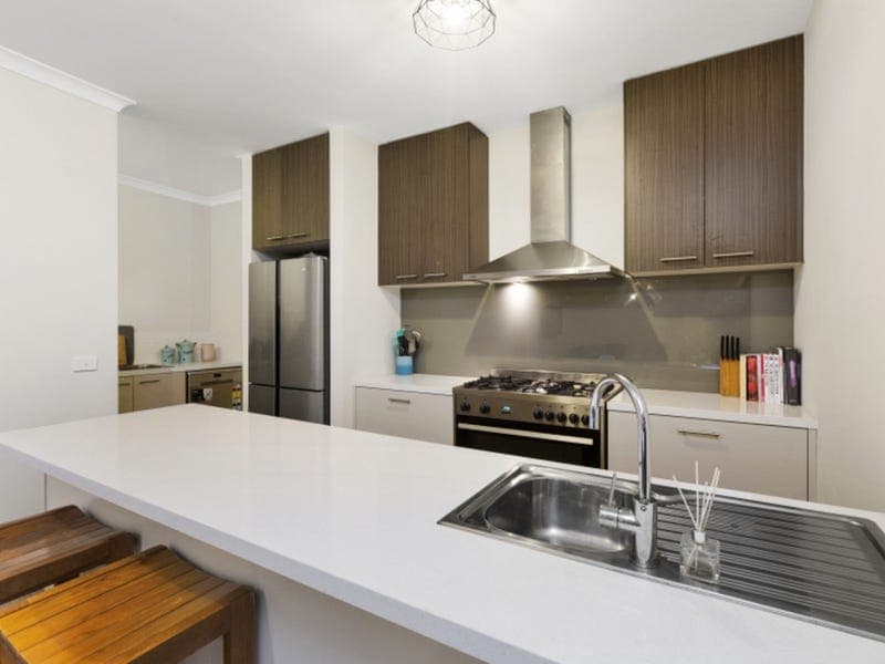 44-46 Sovereign Drive,MOUNT DUNEED, Mount Duneed - Thumbnail 2