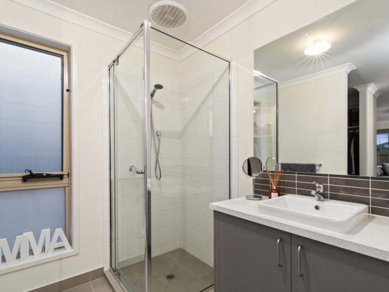 17 Mallacoota Crescent,ARMSTRONG CREEK, Armstrong Creek - Thumbnail 8