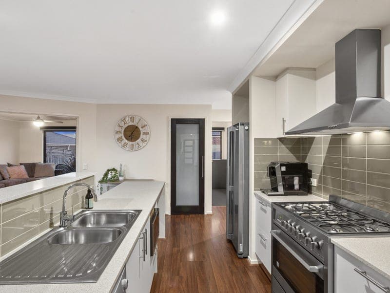 4 Rochford Drive,ARMSTRONG CREEK, Armstrong Creek - Thumbnail 4