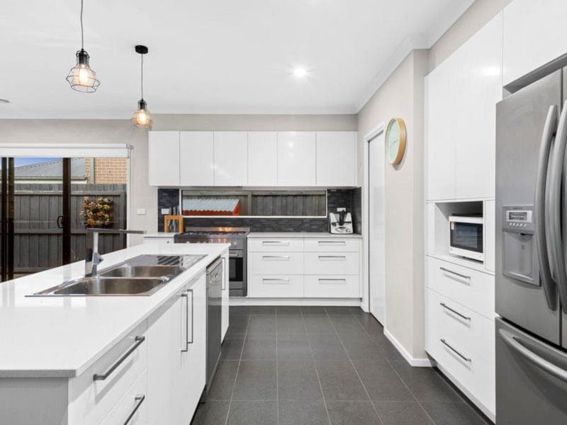 10 Cortona Place, Waurn Ponds - Thumbnail 6