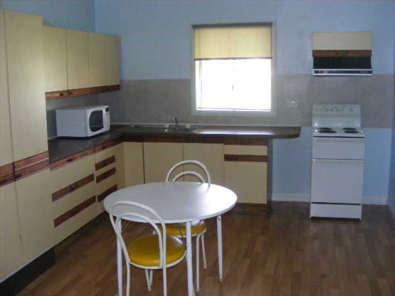 6 Bett's Street, MOLONG, NSW, Molong - Thumbnail 2