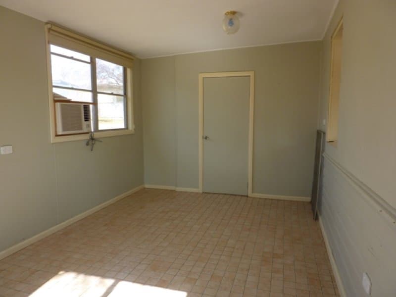 32 Phillip Street, MOLONG, NSW, Molong - Thumbnail 5