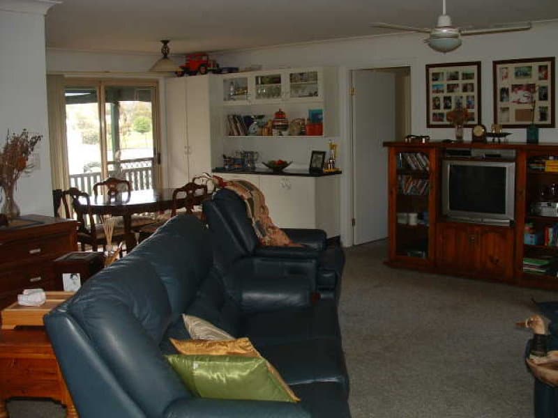 128 Bank Street, MOLONG, NSW, Molong - Thumbnail 4