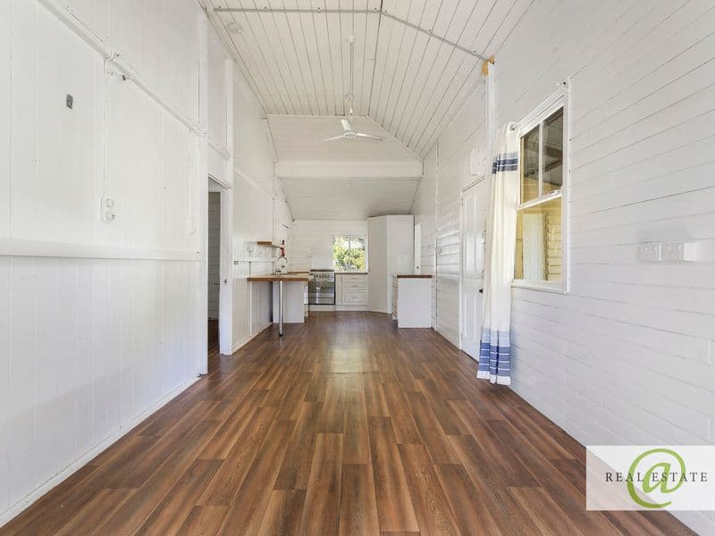 17 Phillip Street, EMU PARK, Emu Park - Thumbnail 3