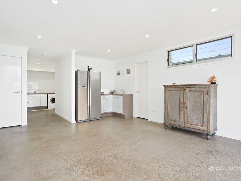 34 Cathne Street, COOEE BAY, Cooee Bay - Thumbnail 7