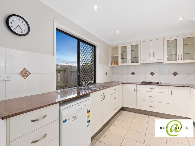 62-64 Hewitt Street, EMU PARK, Emu Park - Thumbnail 2