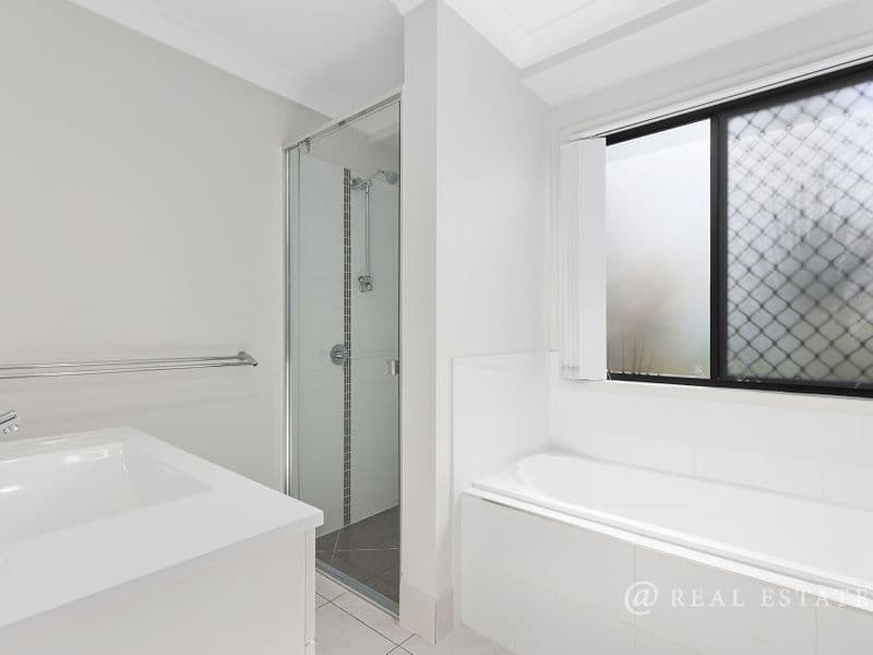 42 Lakeside Drive, TAROOMBALL, Taroomball - Thumbnail 5