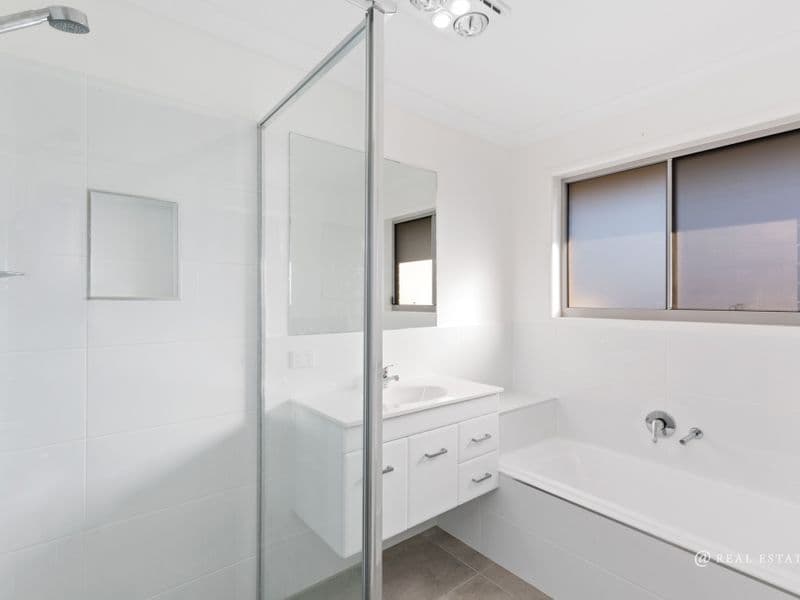8 Havenwood Drive, TAROOMBALL, Taroomball - Thumbnail 7