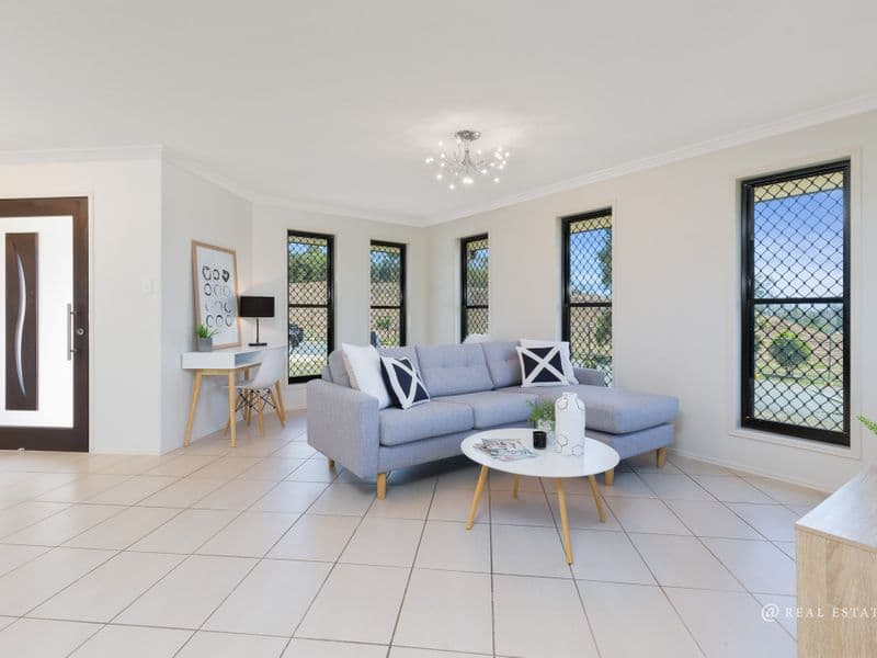 8 Lakeside Drive, TAROOMBALL, Taroomball - Image 1