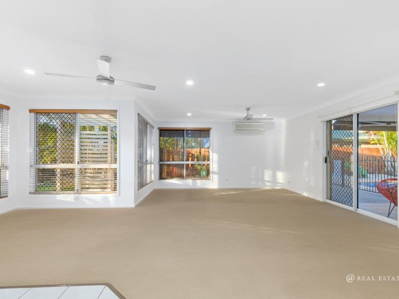 22 Clayton Road, LAMMERMOOR, Lammermoor - Thumbnail 6