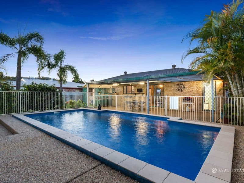 4 Ashgrove Crescent, TARANGANBA, Taranganba - Image 1