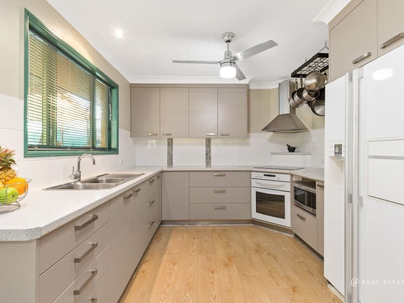 4 Ashgrove Crescent, TARANGANBA, Taranganba - Thumbnail 3
