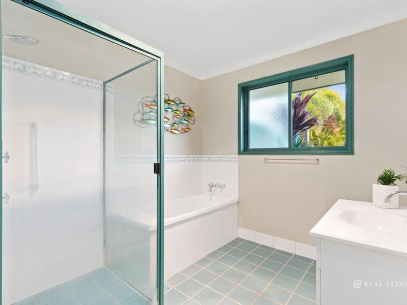 4 Ashgrove Crescent, TARANGANBA, Taranganba - Thumbnail 8