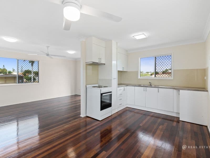 16 Arthur Street, EMU PARK, Emu Park - Thumbnail 2