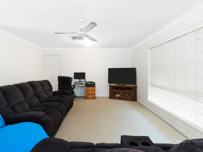 7 Ashgrove Crescent, TARANGANBA, Taranganba - Thumbnail 5