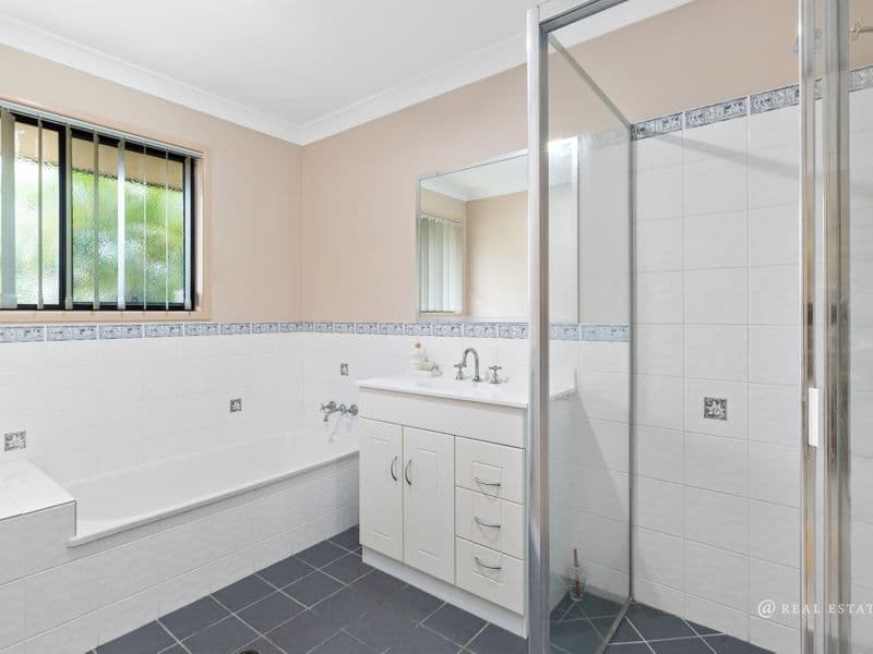 8 Amalfi Drive, ZILZIE, Zilzie - Thumbnail 7