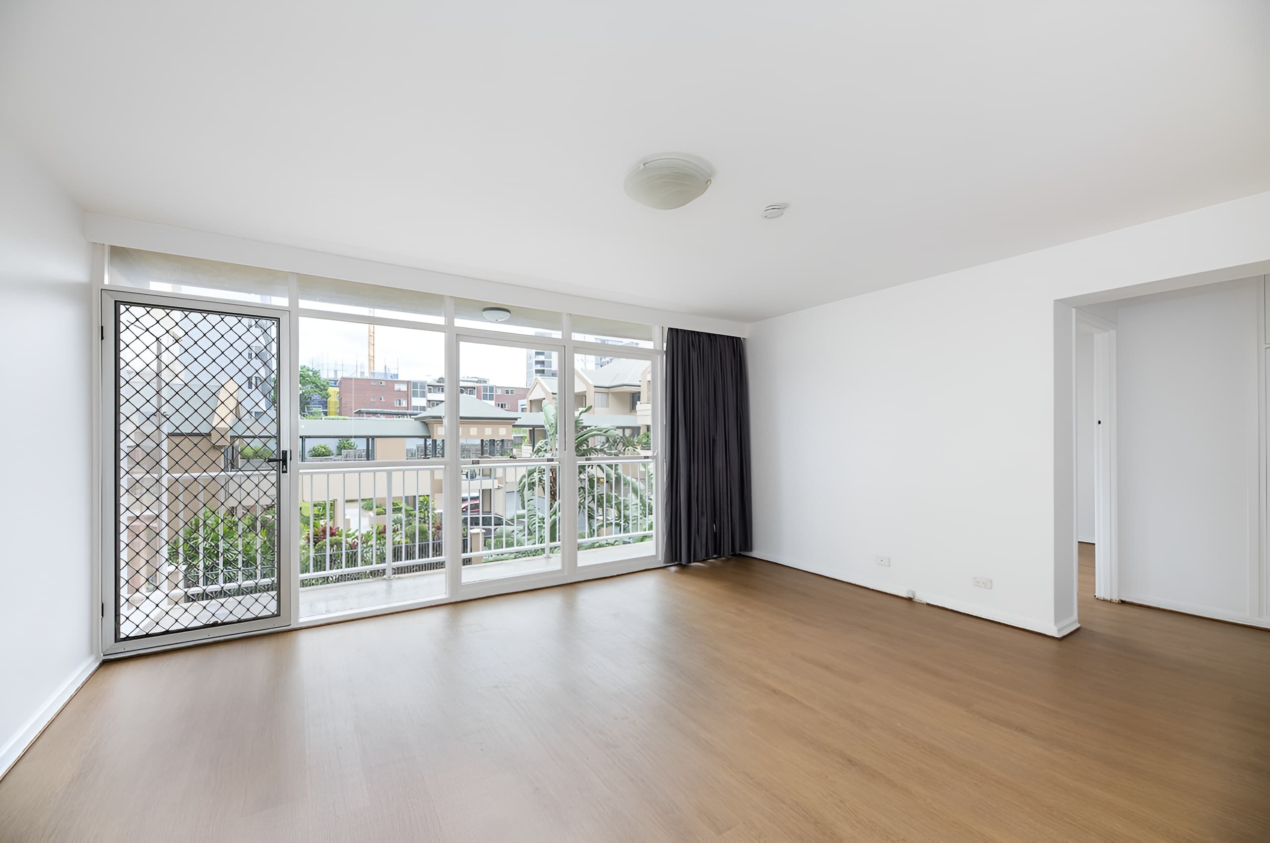 23/64 Thorn Street, Kangaroo Point, QLD 4169, Kangaroo Point - Thumbnail 3