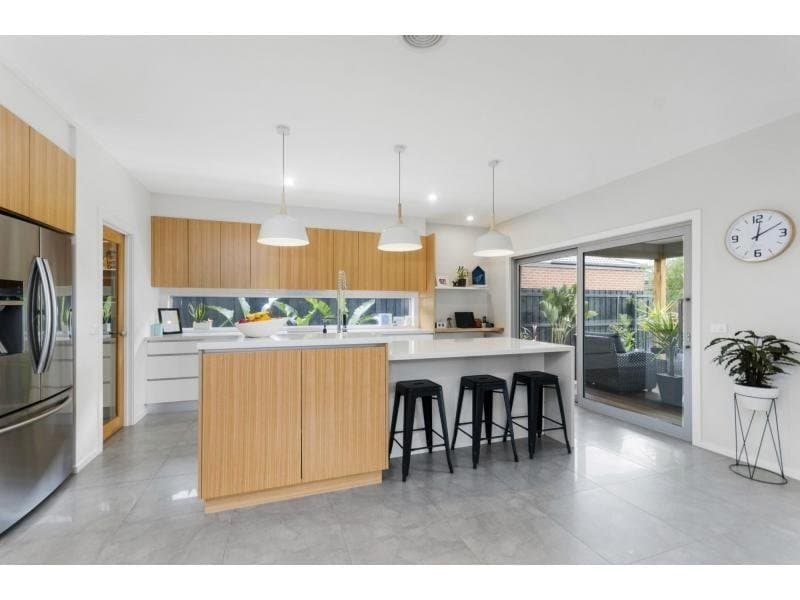 9 Canoe Street,ARMSTRONG CREEK, Armstrong Creek - Thumbnail 2