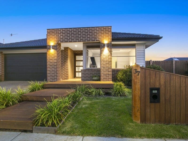 37 Whitfords Drive,ARMSTRONG CREEK, Armstrong Creek - Thumbnail 2