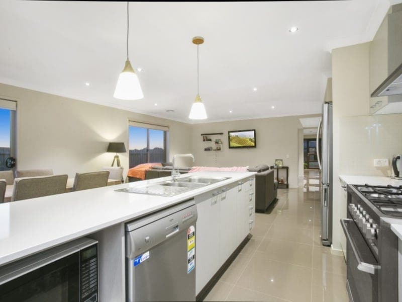 37 Whitfords Drive,ARMSTRONG CREEK, Armstrong Creek - Thumbnail 4