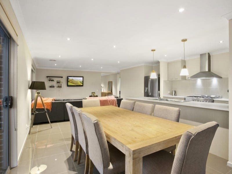 37 Whitfords Drive,ARMSTRONG CREEK, Armstrong Creek - Thumbnail 7
