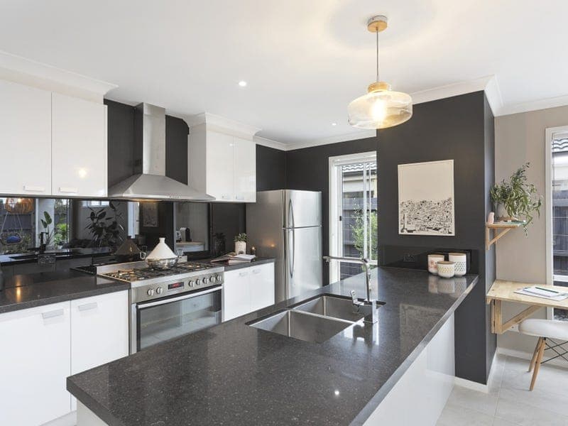 10 Tenneyson Close,ARMSTRONG CREEK, Armstrong Creek - Thumbnail 3