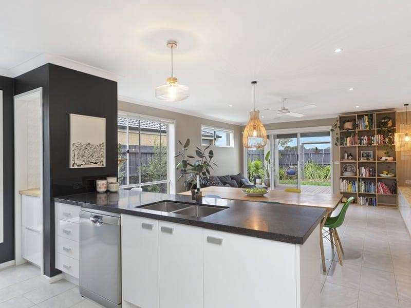 10 Tenneyson Close,ARMSTRONG CREEK, Armstrong Creek - Thumbnail 4