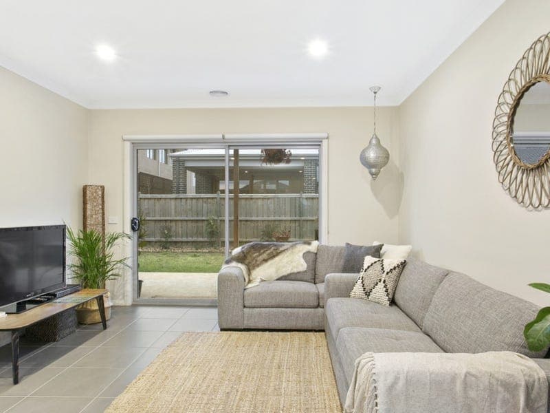 77 Golden Wattle Drive,MOUNT DUNEED, Mount Duneed - Thumbnail 3