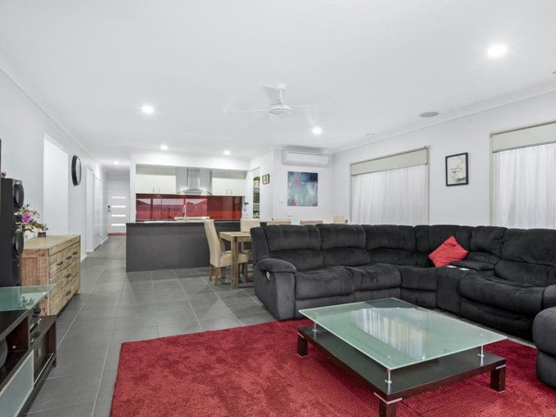 16 Rochford Drive,ARMSTRONG CREEK, Armstrong Creek - Thumbnail 2