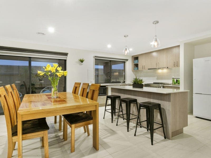 17 Conquest Street,MOUNT DUNEED, Mount Duneed - Thumbnail 2